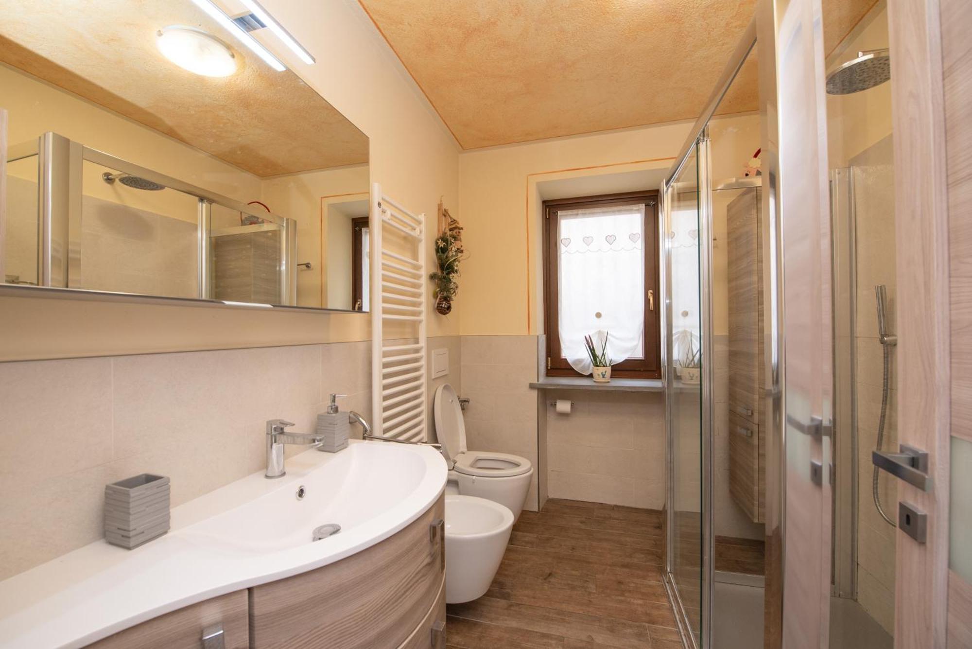 Casa Kristel Cir Comunale N 14 อาออสตา ภายนอก รูปภาพ