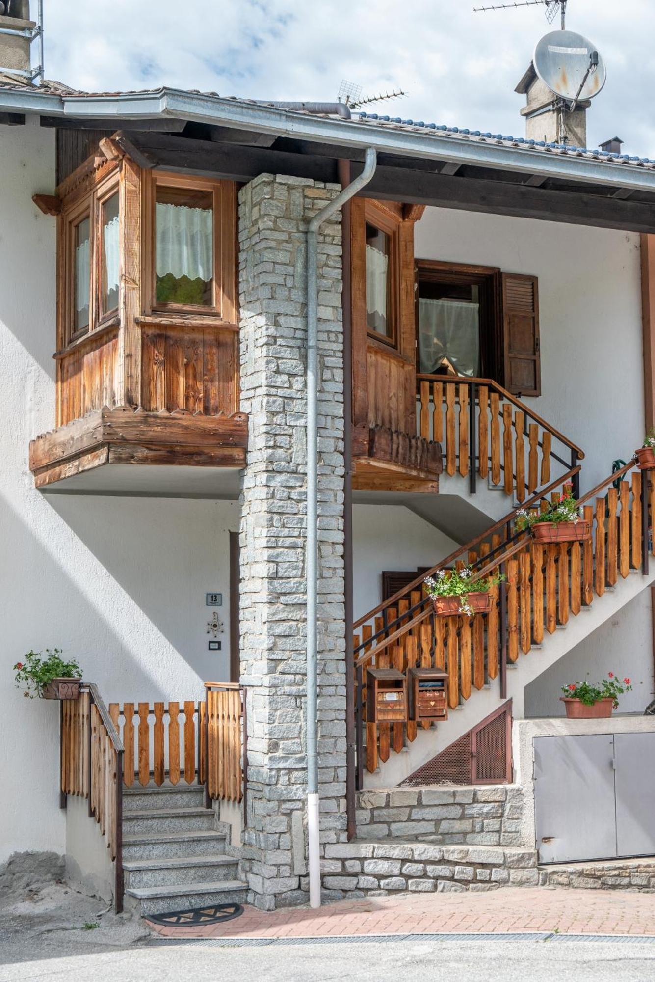 Casa Kristel Cir Comunale N 14 อาออสตา ภายนอก รูปภาพ