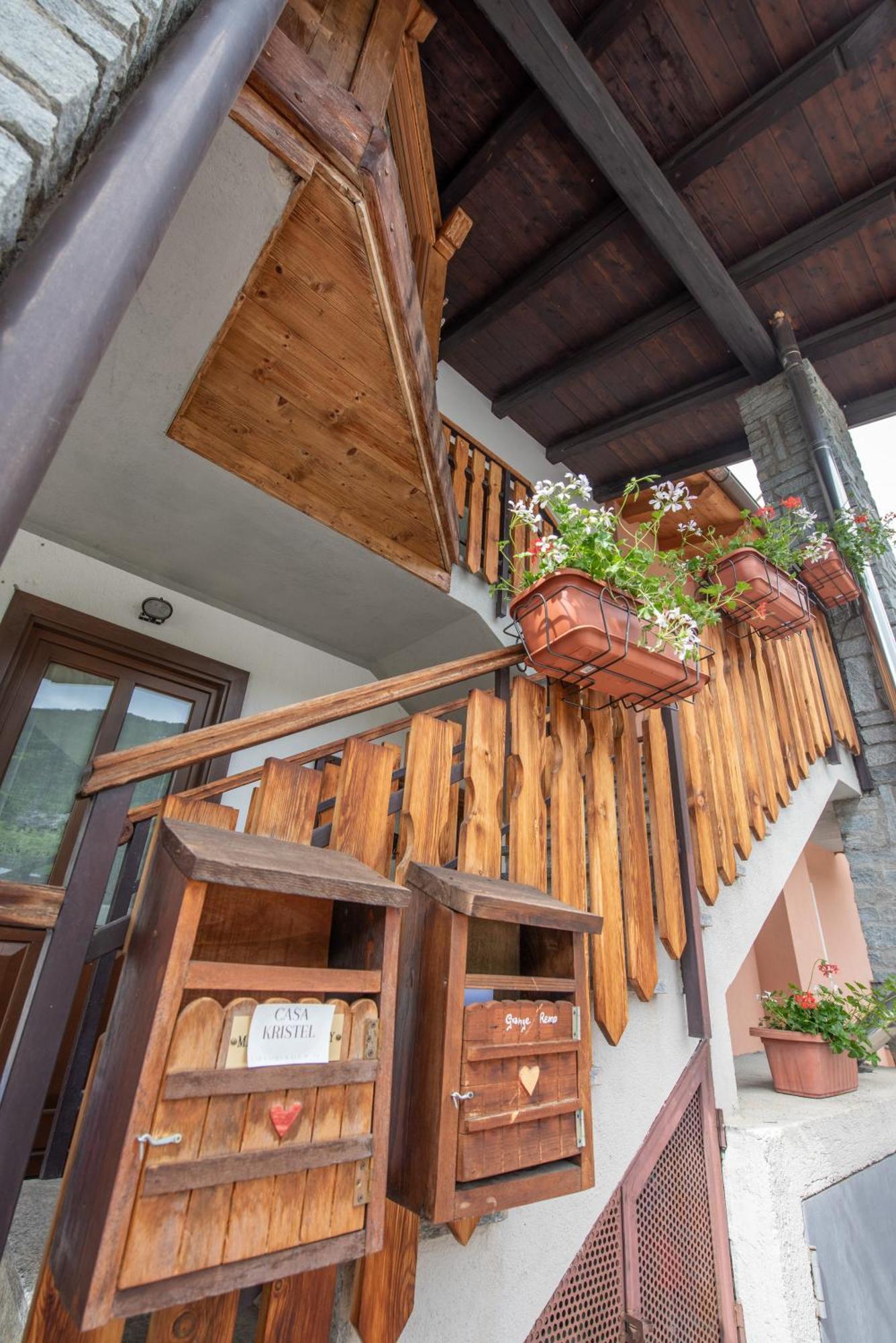 Casa Kristel Cir Comunale N 14 อาออสตา ภายนอก รูปภาพ