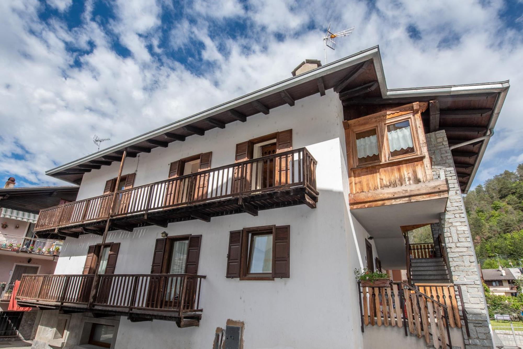 Casa Kristel Cir Comunale N 14 อาออสตา ภายนอก รูปภาพ