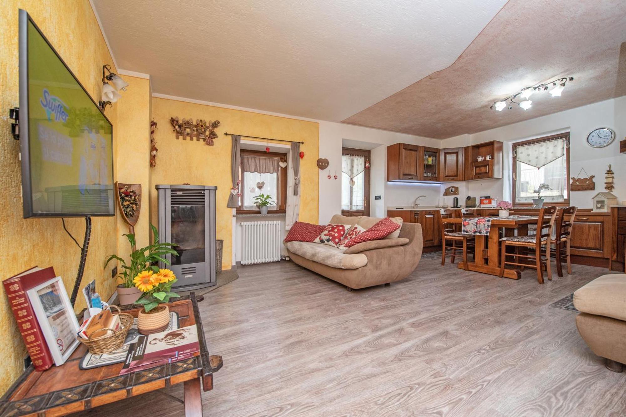 Casa Kristel Cir Comunale N 14 อาออสตา ภายนอก รูปภาพ